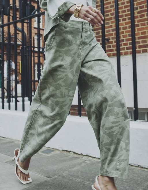 River Island Denim camo print balloon trousers in khaki , 3 of 4