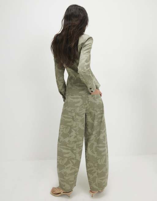 River Island Denim camo print balloon trousers in khaki , 4 of 4