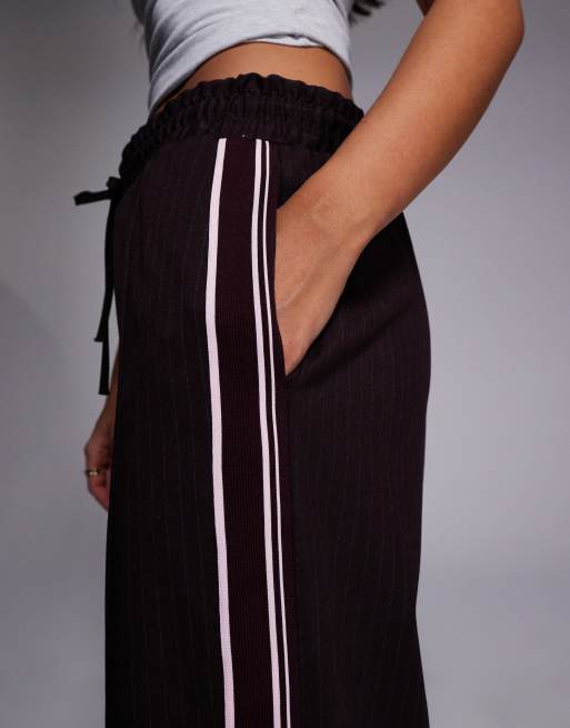 River Island - Elegante geruite joggingbroek met krijtstreep in donkerrood, 3 van 5