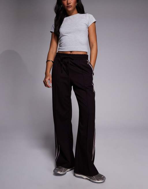 River Island - Elegante geruite joggingbroek met krijtstreep in donkerrood, 4 van 5