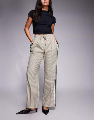 River Island - Elegante Jogginghose in Beige kariert-Neutral