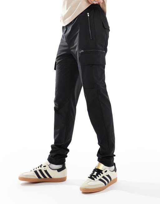 River Island – Eng geschnittene Cargohose in Schwarz, 5 von 5