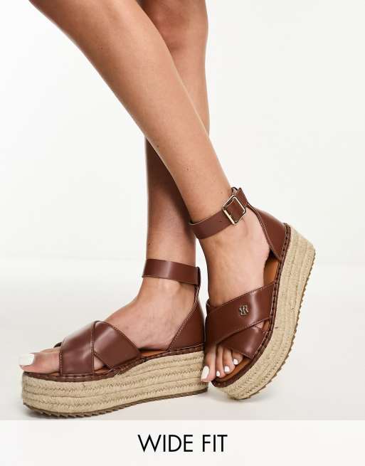River Island - Espadrillesandalen met plateauzool en brede pasvorm in bruin