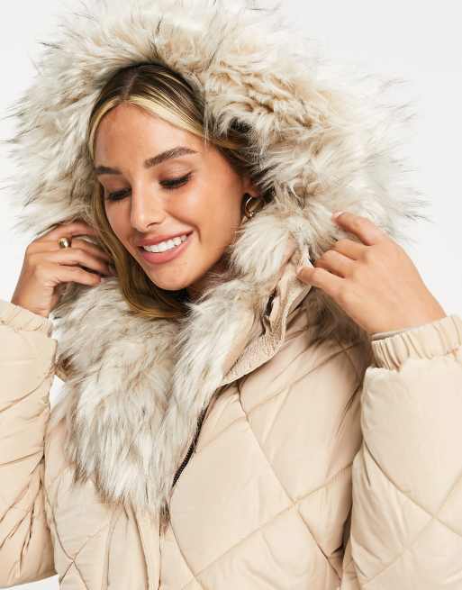 River Faux Fur Jacket - White – Sorelleuk