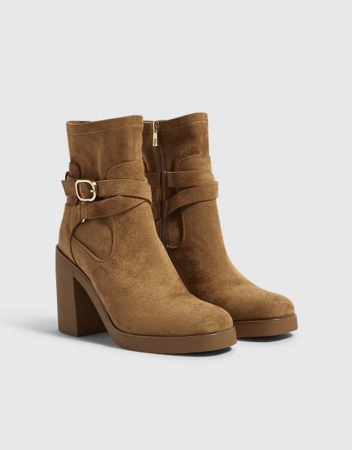 River Island Faux suede chunky buckle ankle boots in tan, 2 of 4