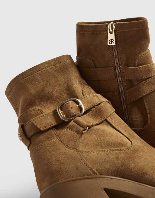 River Island Faux suede chunky buckle ankle boots in tan, 3 of 4