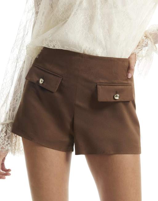 River Island Faux suede patch pocket hotpant shorts in brown, 3 of 4