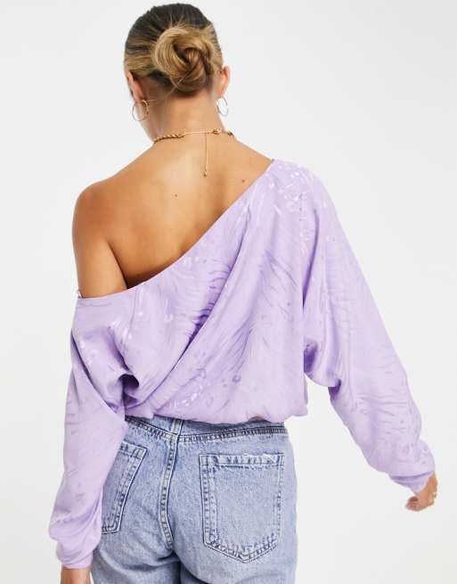 River Island – Fioletowy satynowy top z odkrytymi ramionami, 2 z 4