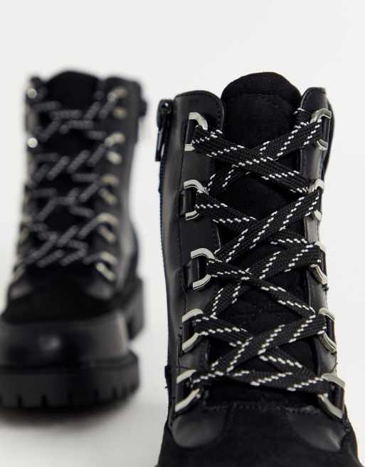 River Island – Flache, geschnürte Wanderstiefel in Schwarz, 3 von 4