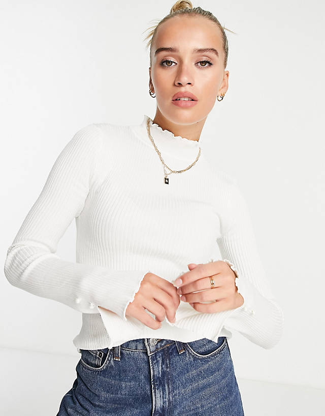 River Island - flared frill sleeve ribbed jumper in white