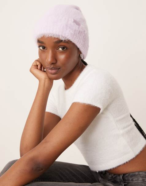 River Island – Flauschige Strickmütze in Mittellila mit Schriftzug - view 1