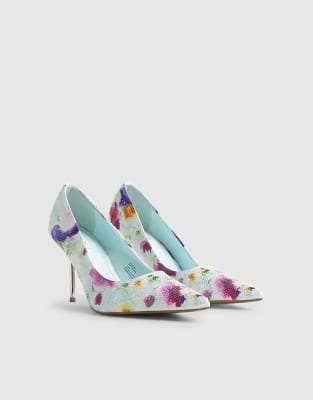  Floral embellished court heels  - light