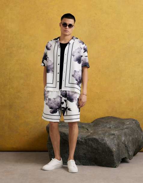 River Island Floral pull on shorts in white - view 1