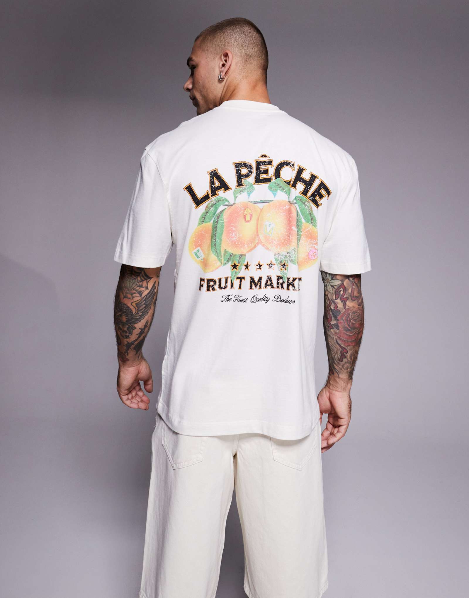 Футболка с принтом фруктового рынка Ривер-Айленд на спине цвета экрю 