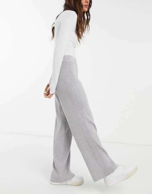 River Island - Gebreide broek met wijde pijpen in grijs