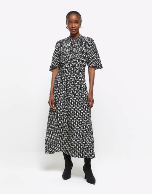 River Island Geometric belted midi shirt dress in black | ASOS