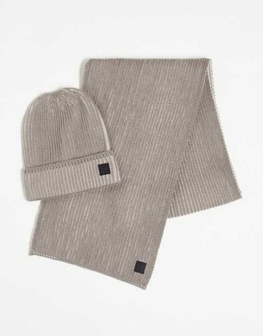 River Island – Geschenk-Set aus Strickmütze und Schal in Stein
