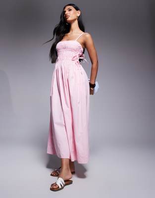River Island - Gesmoktes Midikleid in Rosa mit Riemchenträgern