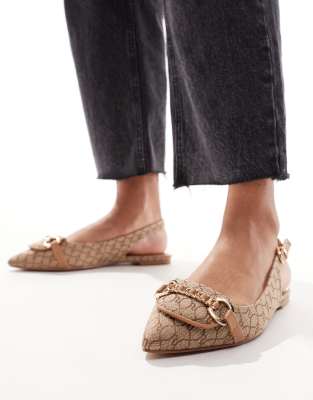 River Island - Gesteppte Sandalen in Beige mit umgeschlagenem Detail-Neutral