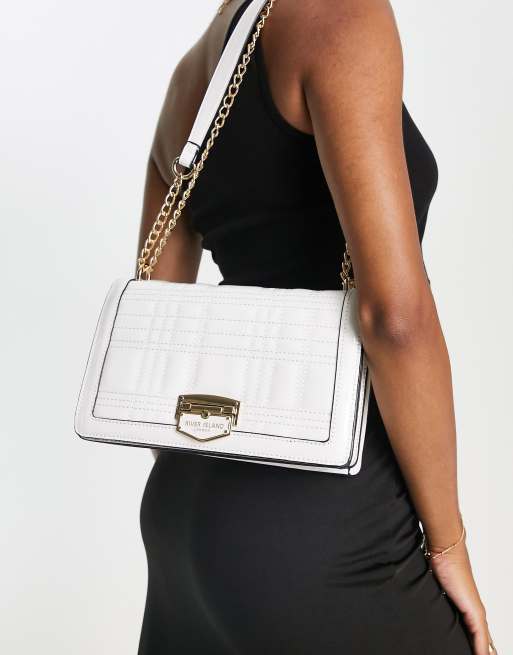 River Island – Gesteppte Satchel-Schultertasche in Weiß mit Kettenriemen 