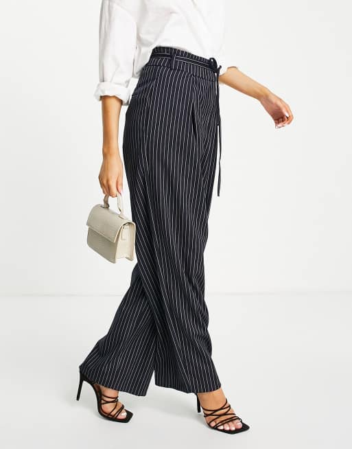 River Island - Gestreepte broek met wijde pijpen en gestrikte zijkant in marineblauw