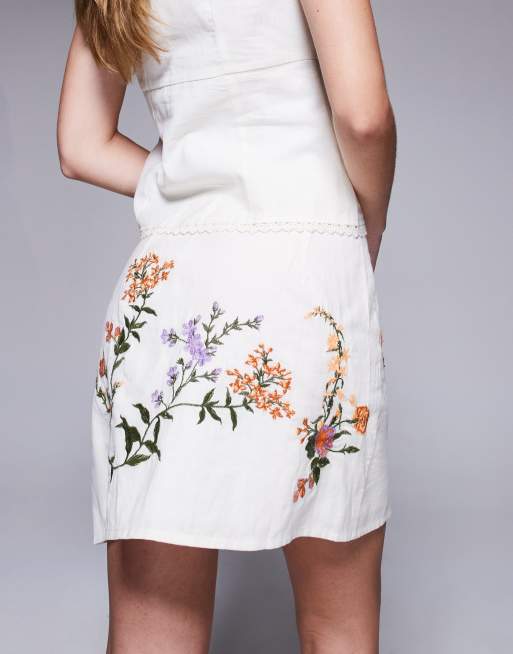 River Island - Gonna a portafoglio bianca in lino con ricami in coordinato , 3 di 5
