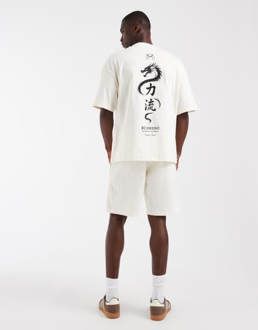 River Island – Gräddvitt set med japansk t-shirt och shorts, 3 av 5