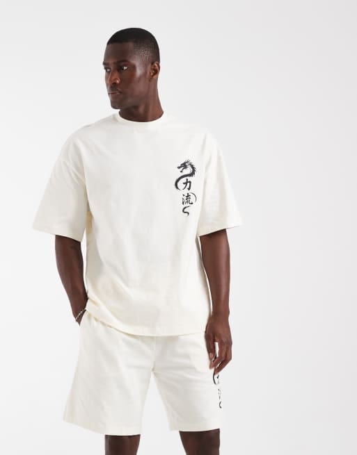 River Island – Gräddvitt set med japansk t-shirt och shorts, 4 av 5