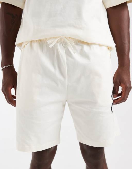 River Island – Gräddvitt set med japansk t-shirt och shorts, 5 av 5