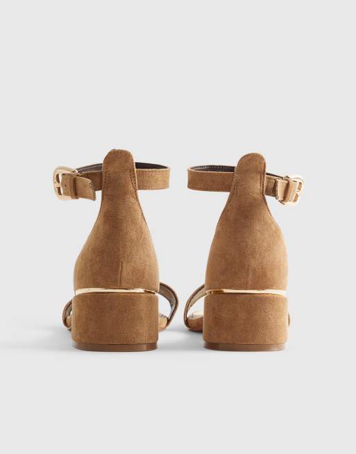 River Island - Gyldenbrune sandaler med lav blokhæl i imiteret ruskind, 2 af 4