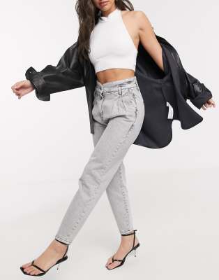 pleated tapered jeans