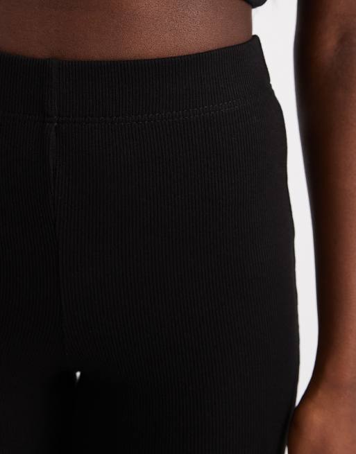 River Island high waisted rib flare leggings in black, 4 of 5