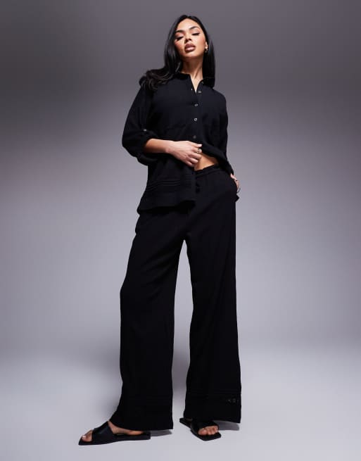 River Island – Hose in Schwarz mit Knitterstruktur und weitem Bein, Kombiteil