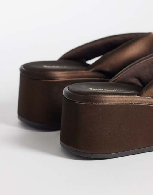 River Island - Infradito marroni imbottite con plateau, 4 di 4
