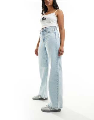 River Island - Jeans in Hellblau mit geradem, lockerem Schnitt