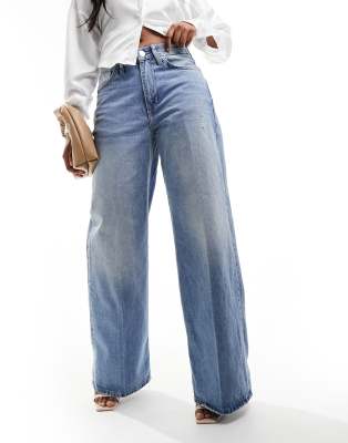 River Island - Jeans in Mittelblau mit weitem Bein