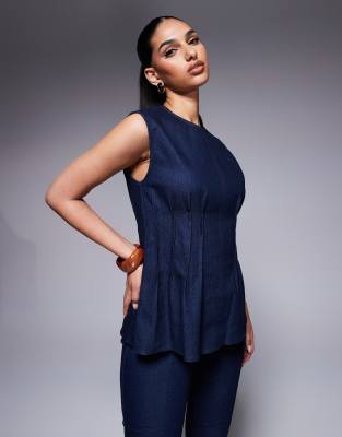 River Island - Jeans-Oberteil in dunkelblauer Waschung mit Biesen-Marineblau