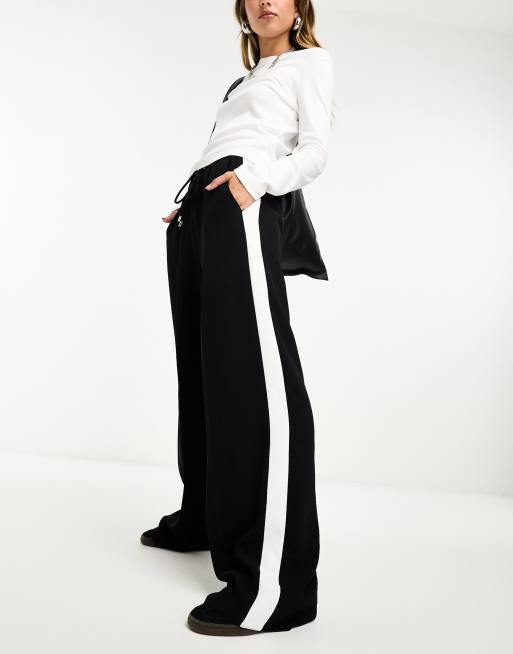 Jogging trousers cheap with side stripe