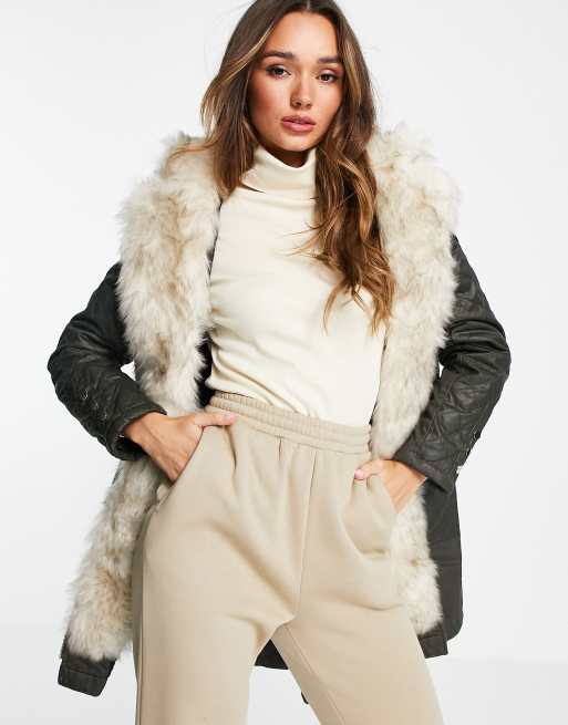 River Island - Kakifarvet parkajakke med imiteret pelsfor