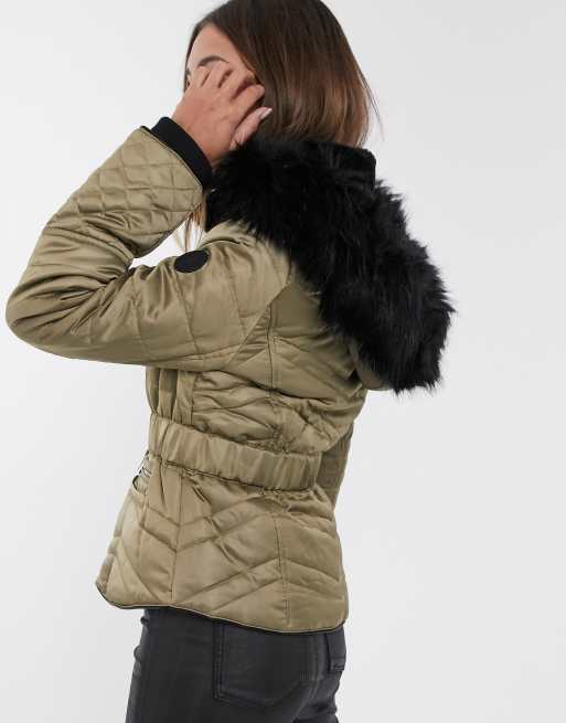 River Island – Khakifärgad quiltad jacka i satäng med fuskpälshuva, 2 av 4