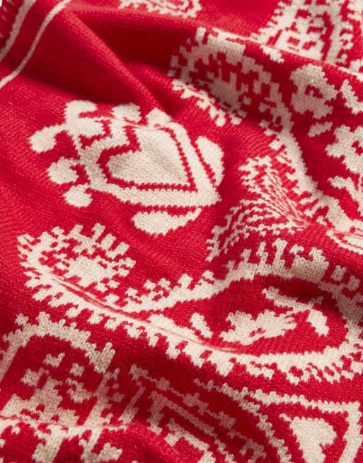 River Island Knit paisley triangle scarf in red, 2 of 4