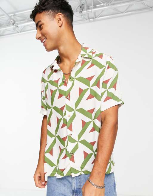 River Island – Koszula z kołnierzykiem kubańskim w kolorze ecru w geometryczny wzór