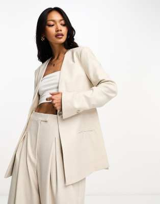 River Island - Kragenloser, schmal geschnittener Blazer in Creme, Teil eines 3-teiligen Sets-Weiß