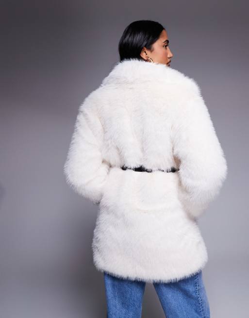 River Island – Krämvit, halvlång fuskpälskappa med skärp , 4 av 4