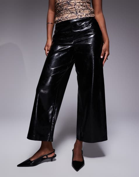 River Island – Krótkie czarne spodnie z imitacji skóry z klamrą - view 1