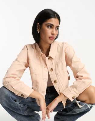 River Island - Kurz geschnittene Hemdjacke in Blassrosa mit Knopfleiste