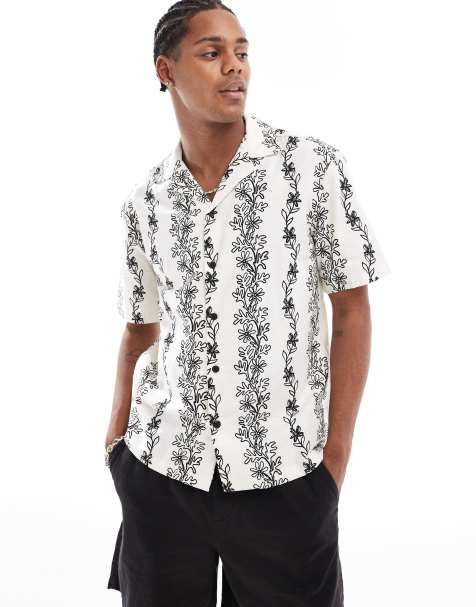 River Island – Kurzärmliges Hemd in Ecru mit Rankenmuster in Schwarz - view 1