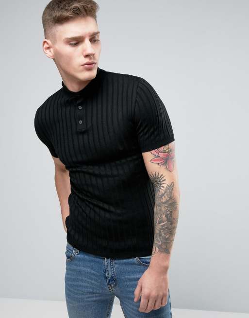 River Island – Kurzärmliges Polo-Muskelshirt in Schwarz mit Rippung