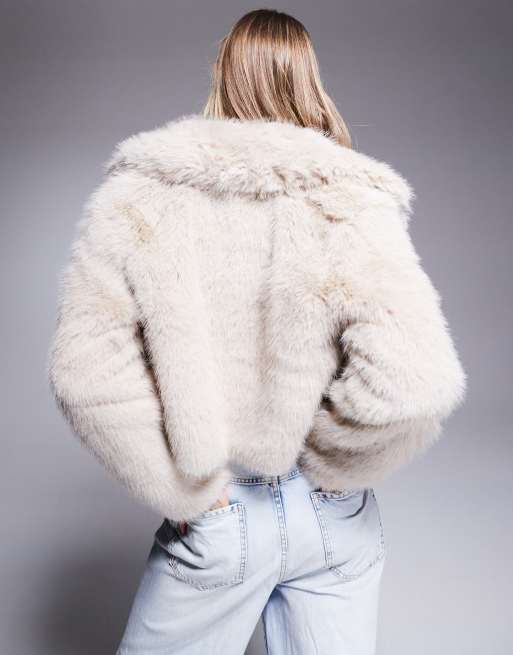 River Island Kurze Jacke aus Kunstpelz in CremeweiB