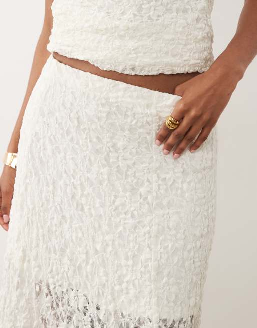 River Island lace maxi skirt co-ord in cream, 2 of 5